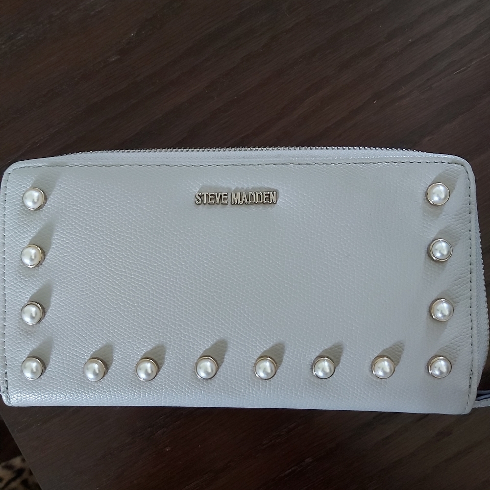 Pearl wallet